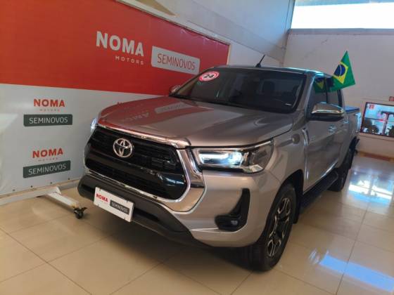 TOYOTA HILUX 2.8 D-4D TURBO DIESEL CD SRV 4X4 AUTOMÁTICO TOYOTA HILUX 2.8 D-4D TURBO DIESEL CD SRV 4X4 AUTOMÁTICO